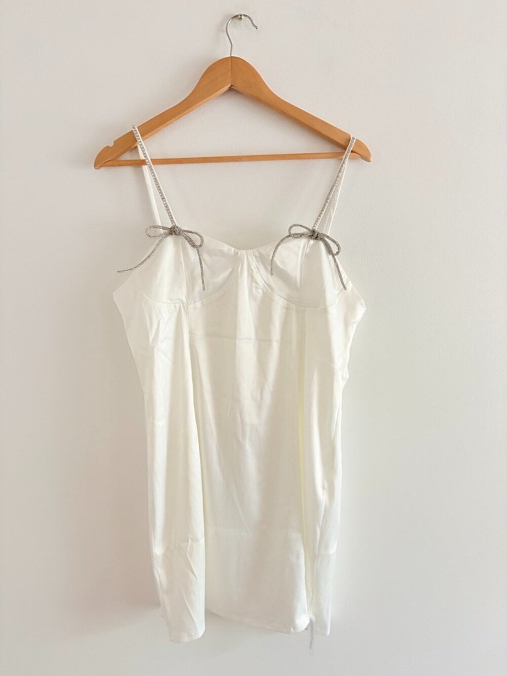 Collective The Label Satin Rhinestone Bow Mini Dress NWT White Size Large - Picture 4 of 7